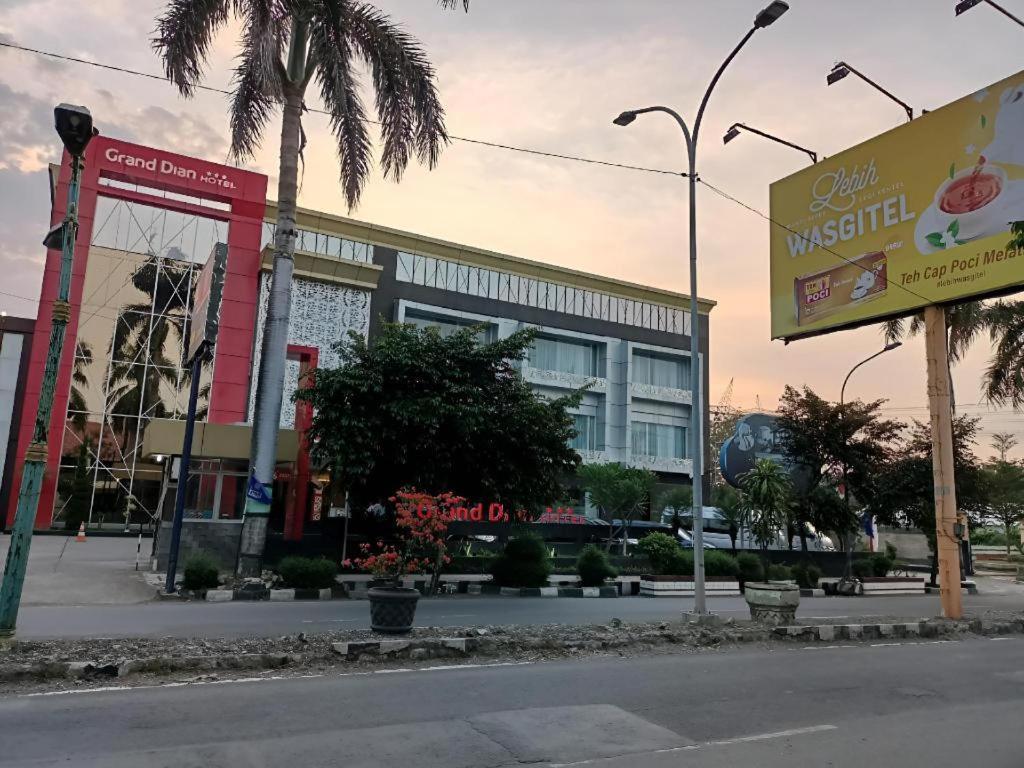 Grand Dian Hotel Slawi Tegal  Exterior photo