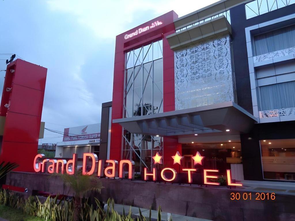 Grand Dian Hotel Slawi Tegal  Exterior photo