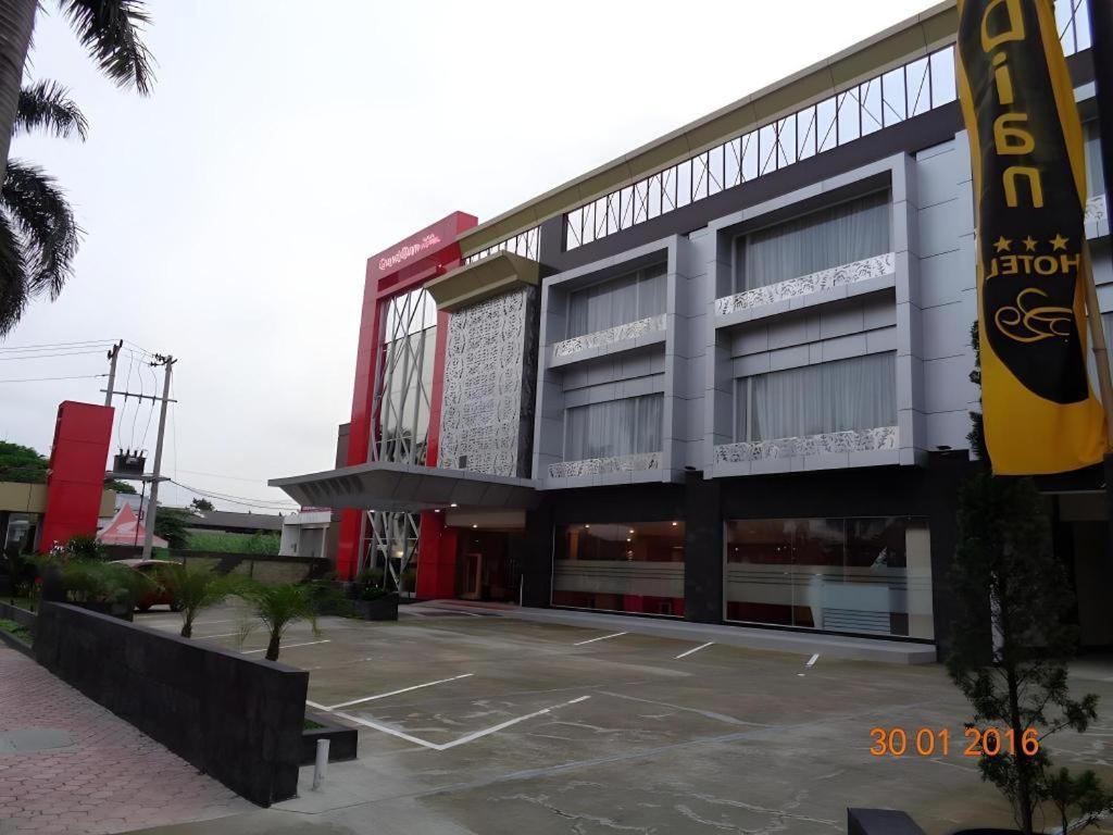 Grand Dian Hotel Slawi Tegal  Exterior photo